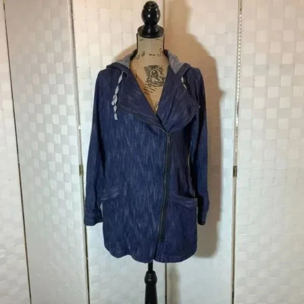 women's CAbi denim jacket size small